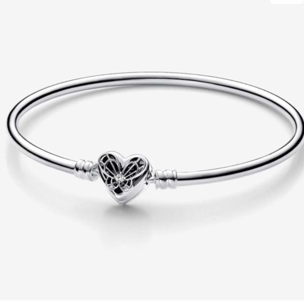 Pandora Cuff